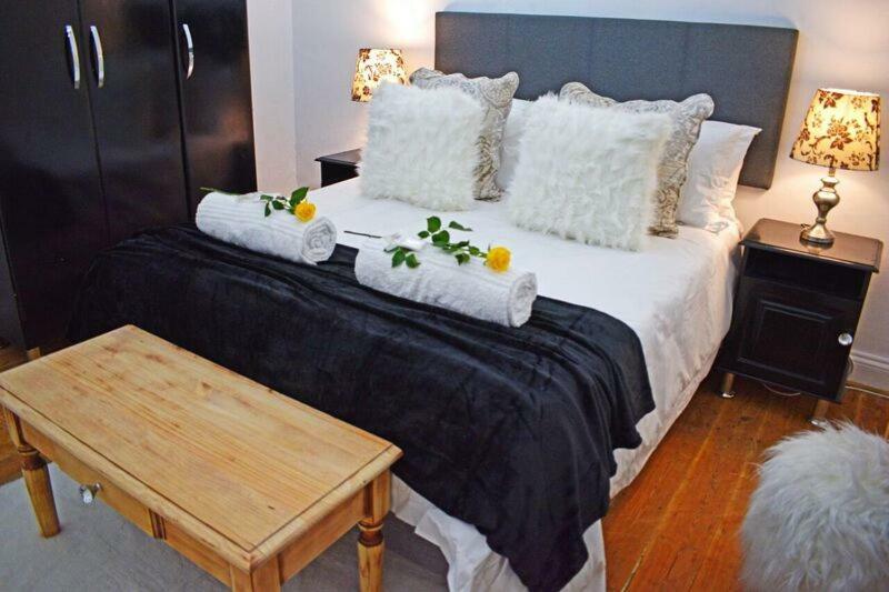 Flowerbox Cottages Mossel Bay Bagian luar foto